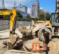 哪里可以看操逼高温下的坚守｜道路建设者用汗水铺就畅通路